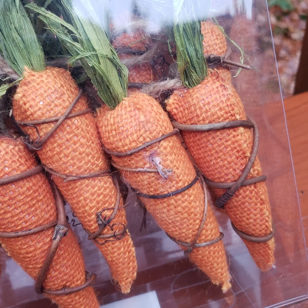 Source Unknown carrot garland